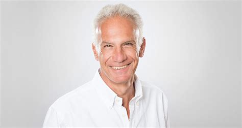 Dr. med. Marcel Isay .